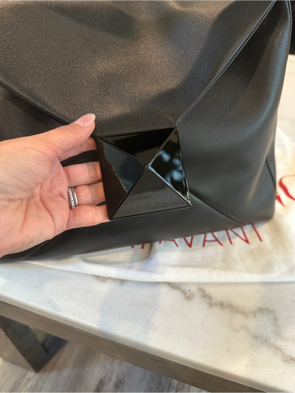 Valentino Garavani Black Shoulder Bag - Picture 7 of 10